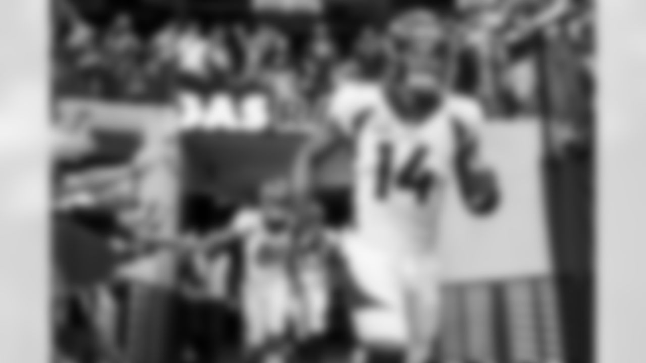 Courtland Sutton before the Broncos' Week 16 game against the Las Vegas Raiders at Allegiant Stadium in Las Vegas, Nevada on December 26, 2021. (Photo by Gabriel Christus)