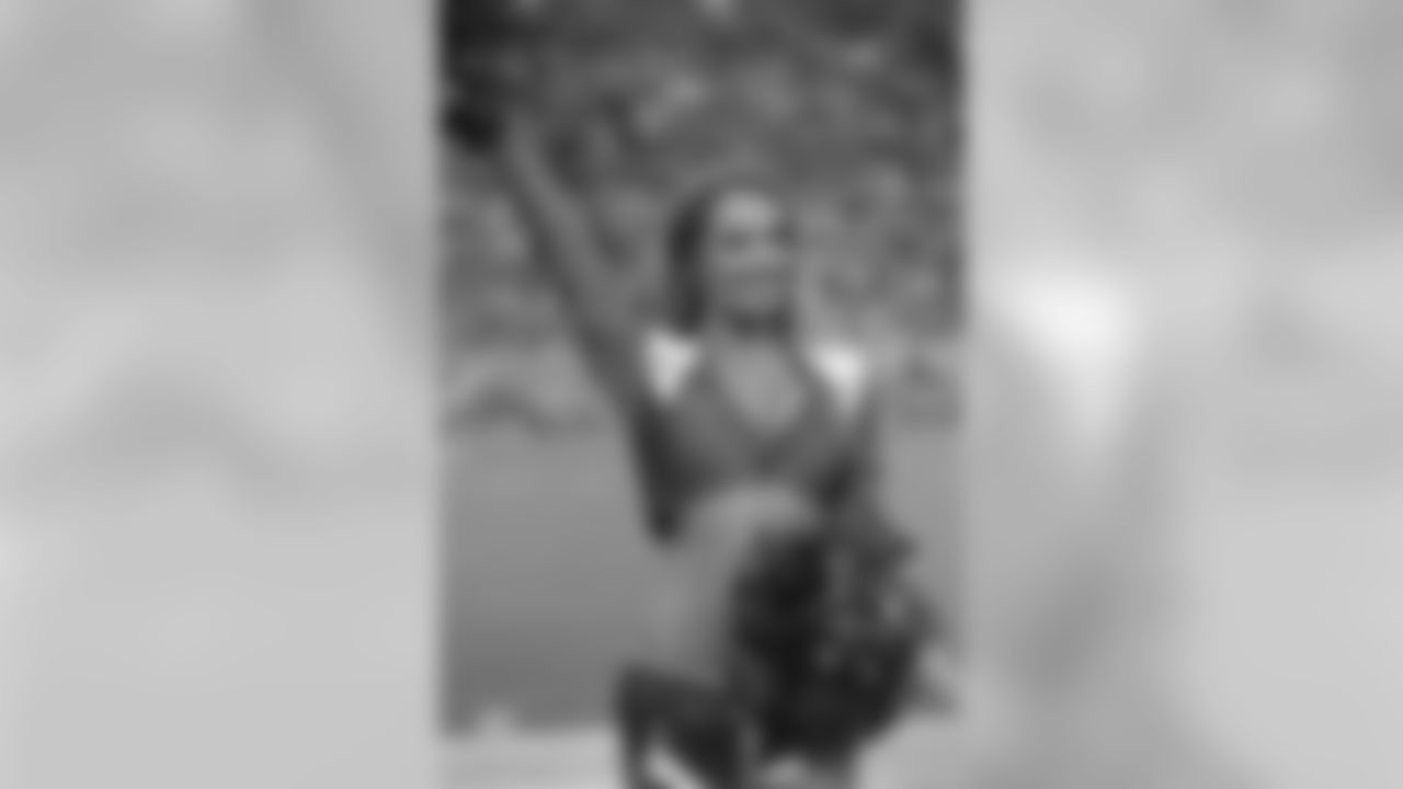 180811, Denver Broncos, MV, 2018 180811, Denver Broncos, Cheerleaders, DBC, Photo By: Paul Cloud Erica L.