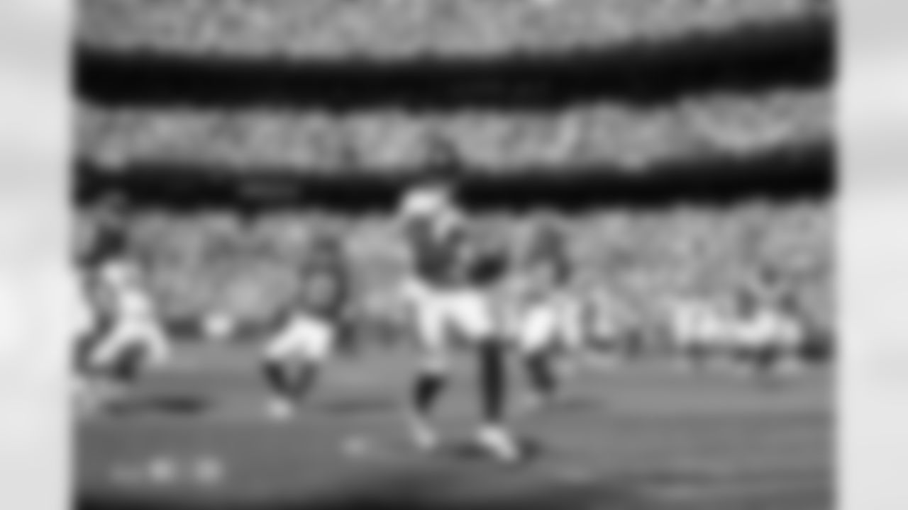 Brandon Johnson (89) during the Broncos' Week 2 game against the Washington Commanders at Empower Field at Mile High in Denver, Colorado on September 17, 2023. Photo by Gabriel Christus / Denver Broncos