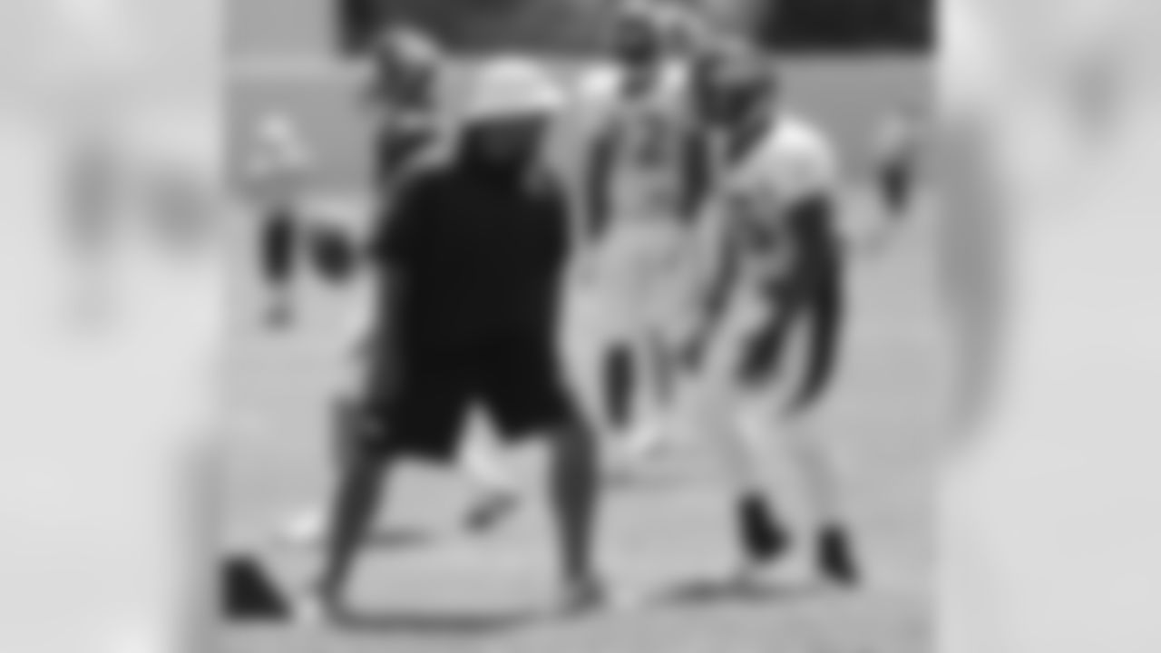 Running Backs Coach Eric Studesvill and RB Lance Ball talk about blitz pickup.