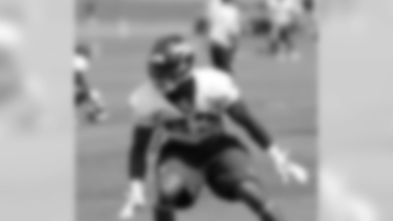 LB Steven Johnson