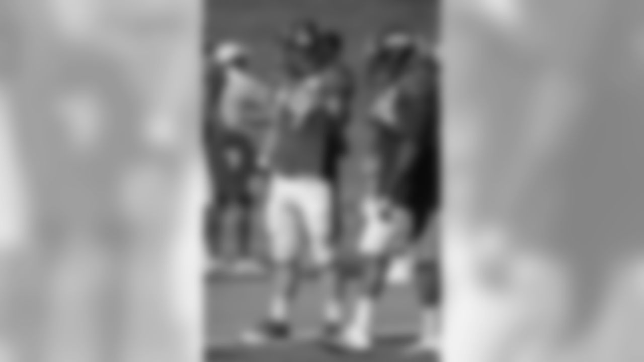 offensive tackle Michael Schofield (79)