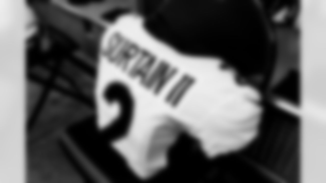 Pat Surtain II's jersey in the locker room before the Broncos' Week 7 game against the Cleveland Browns at FirstEnergy Stadium in Cleveland, Ohio on October 21, 2021. (Photo by Joe Abdellah)