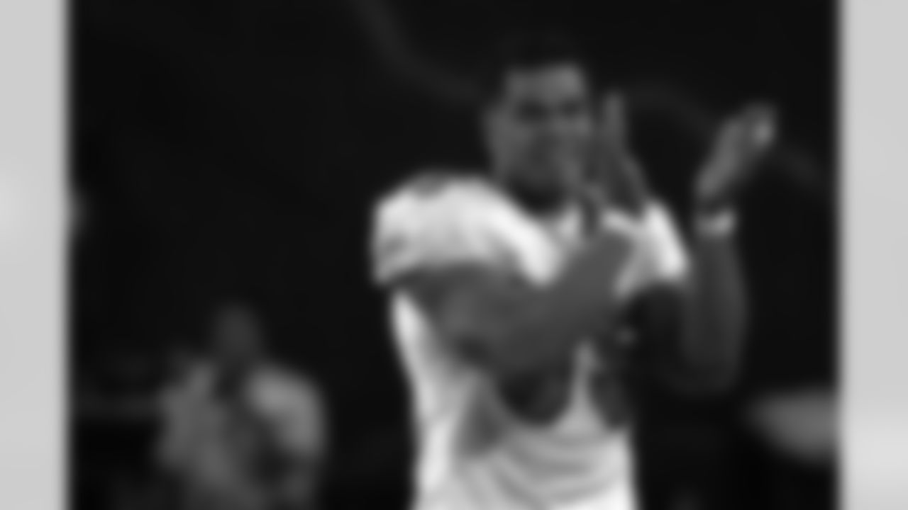 Junior Seau, a 12-time Pro Bowler and 10-time All-Pro passed away at the age of 43.