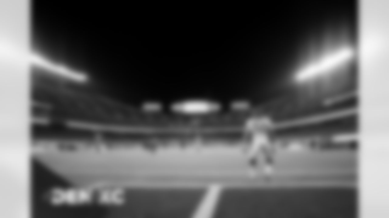 Phillip Lindsay before the Broncos' Week 13 game against the Kansas City Chiefs at Arrowhead Stadium in Kansas City, Missouri. (Photo by Gabriel Christus)