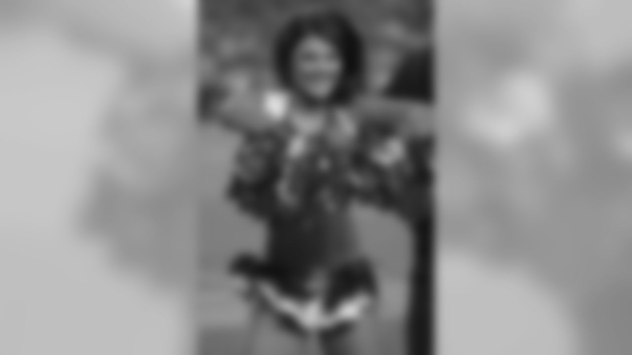 DBC, Cheerleaders, Denver Broncos, 170911, LAC, SDC Jozie
