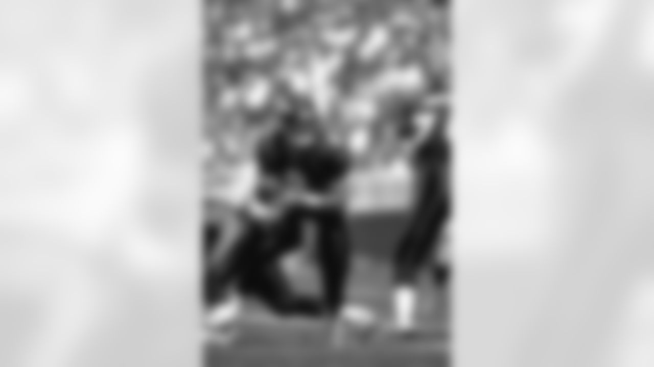 Former Broncos QB Jeff Lewis passed away on Saturday.