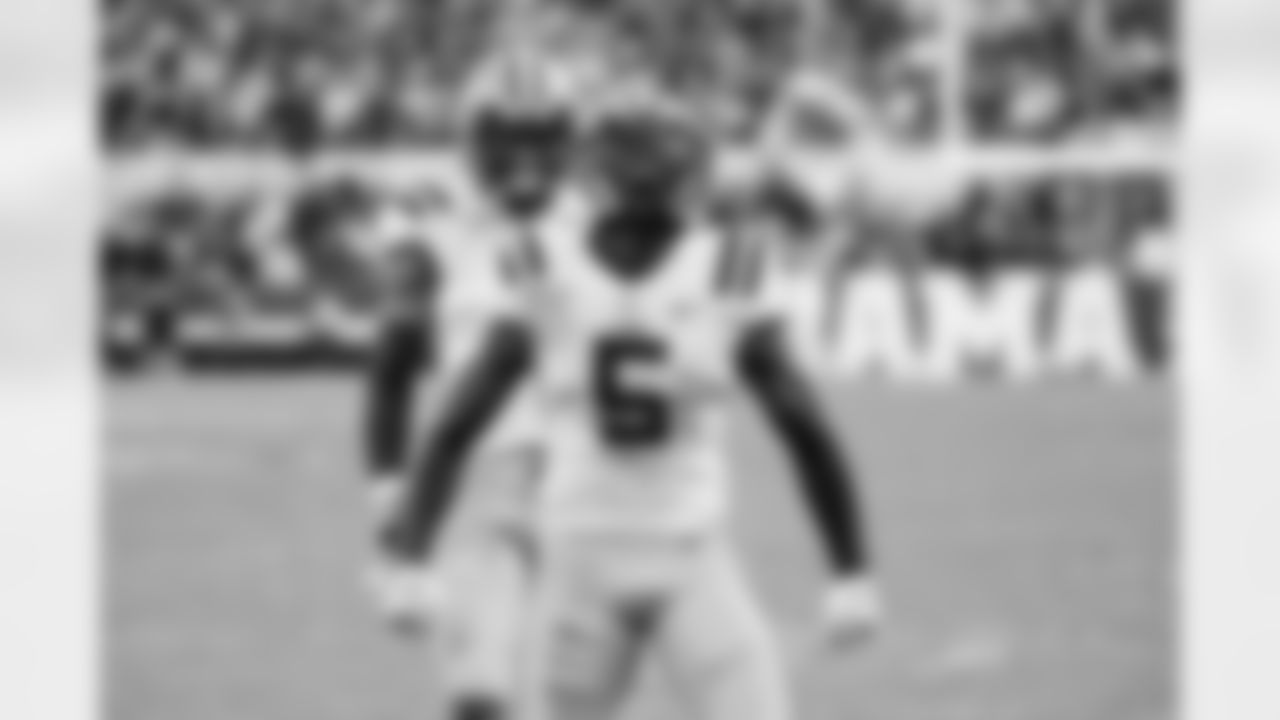 Kary Vincent Jr. reacts after a play during a game against Alabama in 2019.