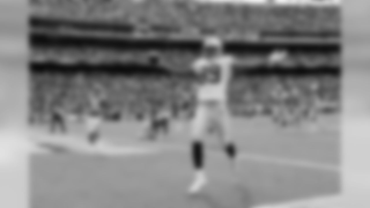 Wide receiver Amari Cooper had the highlight of the day with his 52-yard catch-and-run to put the Raiders up 30-3 with a minute to go in the first half.
