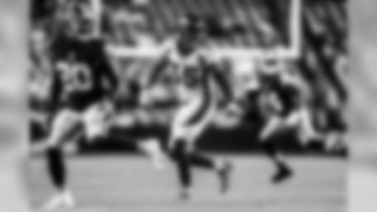 S Dymonte Thomas