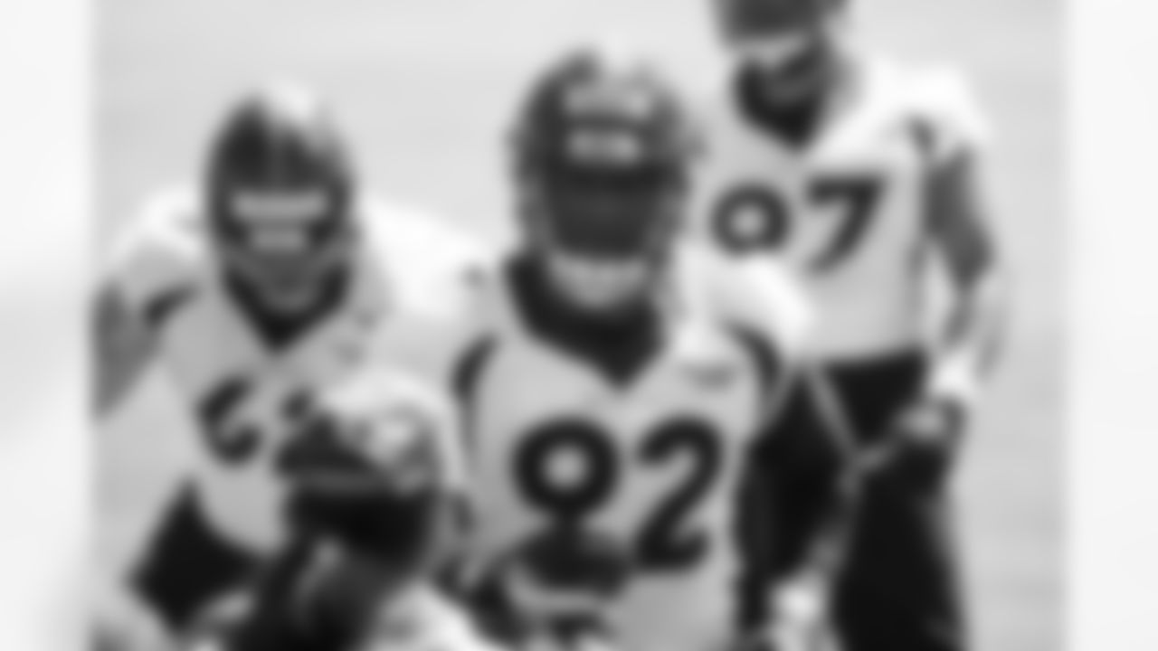 Jonathan Harris during an Organized Team Activity practice at Centura Health Training Center in Englewood, Colorado on May 25, 2023. Photo by Ben Swanson / Denver Broncos
