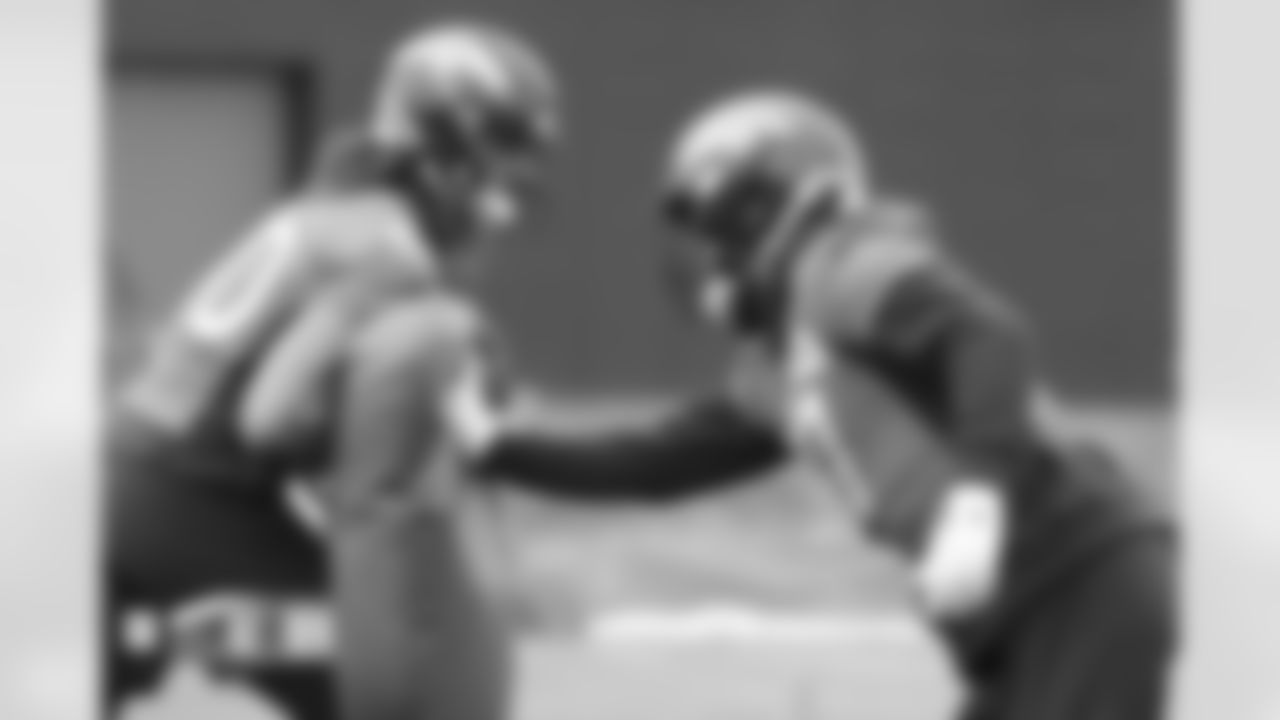 Greg Dulcich and Eric Tomlinson during practice on Thursday, December 15, 2022 at UCHealth Training Center in Englewood, Colorado.
Photo by Amanda Gerlach/Denver Broncos