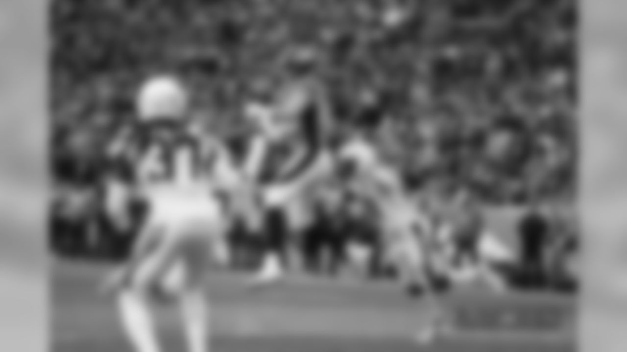 During first half of the NFL game against the Los Angeles Chargers, Sunday, December 30, 2018, in Denver. (Photo: © Eric Lars Bakke)
