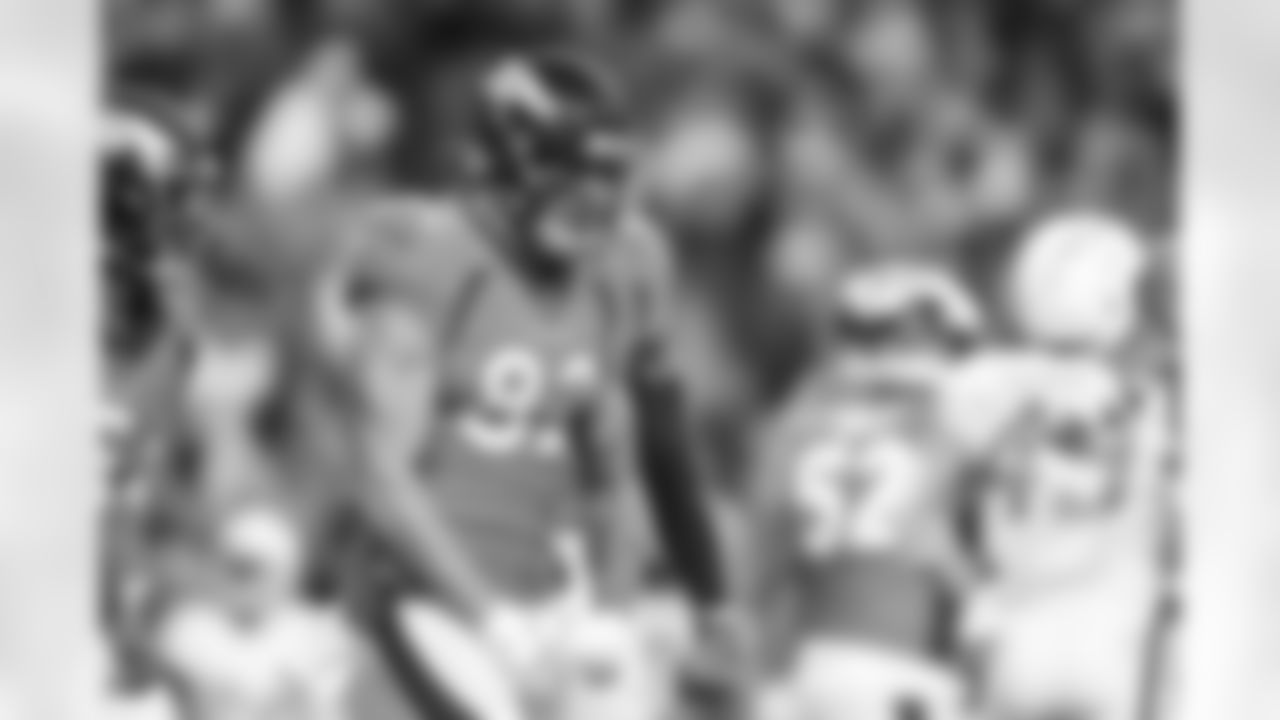 Eric Saubert during the Broncos' Week 12 game against the Los Angeles Chargers at Empower Field at Mile High in Denver, Colorado on November 28, 2021. (Photo by Gabriel Christus)
