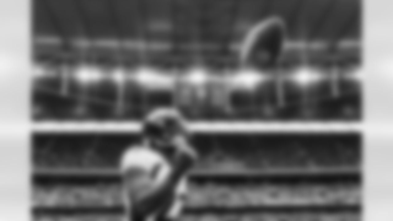 Kareem Jackson during warmups before the Broncos' Week 8 game against the Jacksonville Jaguars at Wembley Stadium in London, England in the United Kingdom on October 30, 2022. (Photo by Ben Swanson)