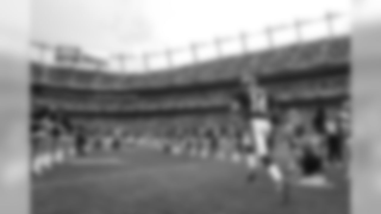 Five seasons after the retirement of John Elway, the Broncos finally found a quarterback who could reliably lead them after they signed Jake Plummer in free agency. With him under center, the Broncos went 39-15 and Plummer, a 2005 Pro Bowl selection, threw for 71 touchdowns and 47 interceptions.