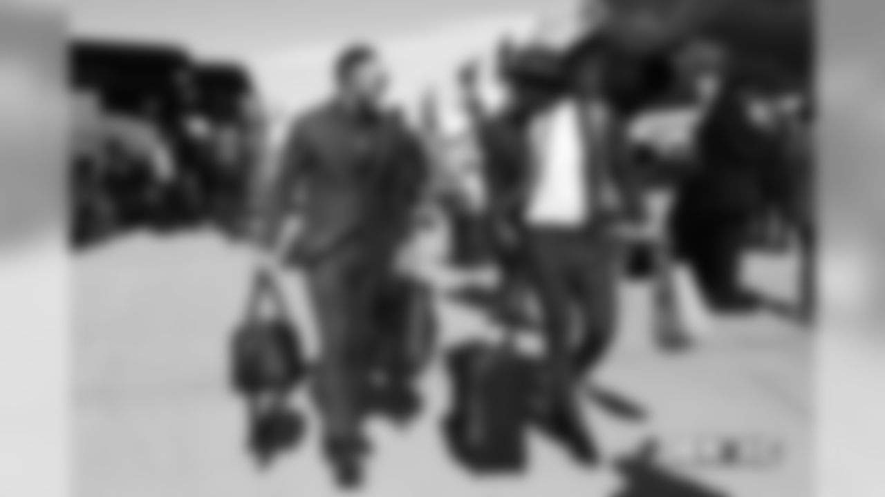 Shane Ray and Von Miller on the tarmac at Signature Flight Support in Denver, Colorado, October 27, 2018.
Photo by Gabriel Christus