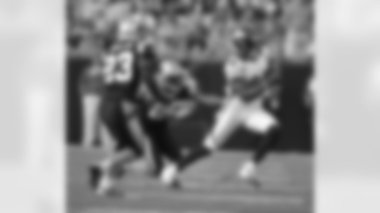 Thomas makes a cut on a couple of defenders.