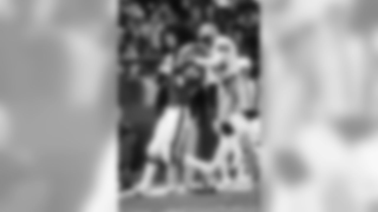 Drafted by the Broncos in the first round of the 1975 NFL Draft with the 17th-overall pick, Louis Wright was a 12-year starter in the NFL who made five Pro Bowls and had two first-team All-Pro selections and was inducted into the Ring of Fame. (Peter Read Miller via AP)