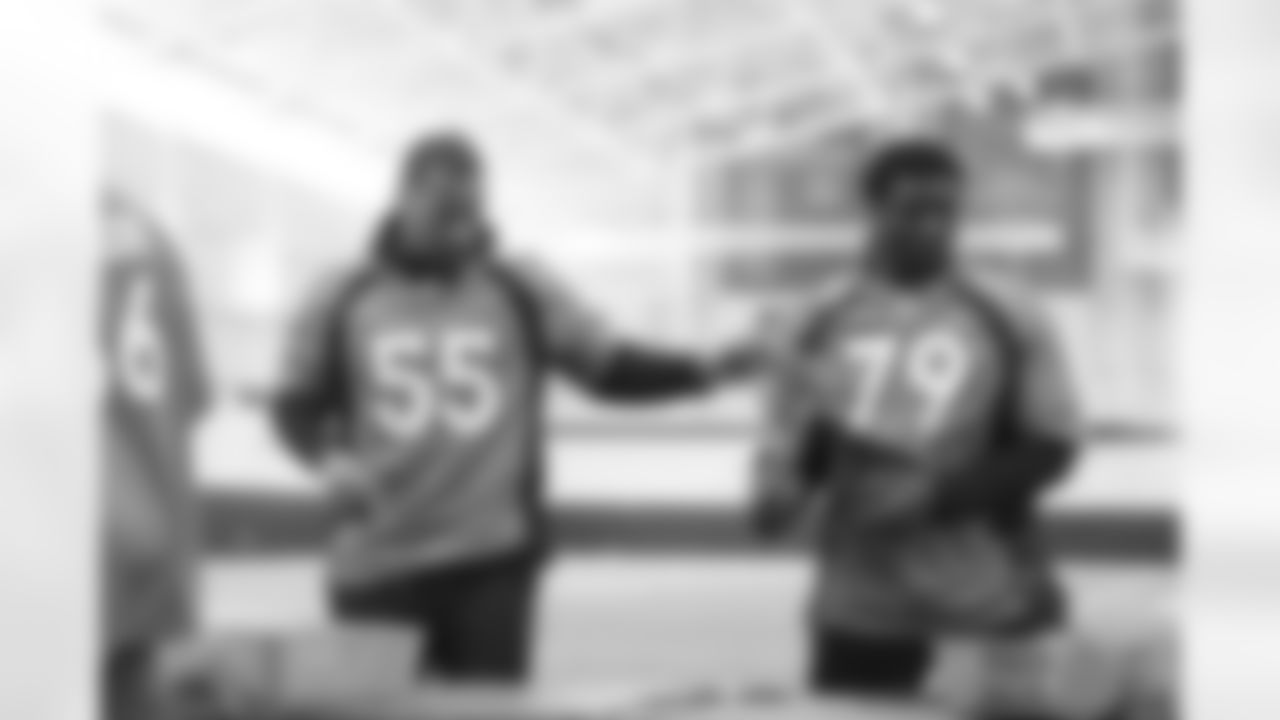 Bradley Chubb and Lloyd Cushenberry III put together care packages for domestic Violence survivors on Tuesday, October 18, 2022 at UCHealth Training Center in Englewood, Colorado.
Photo by Gabriel Christus / Denver Broncos