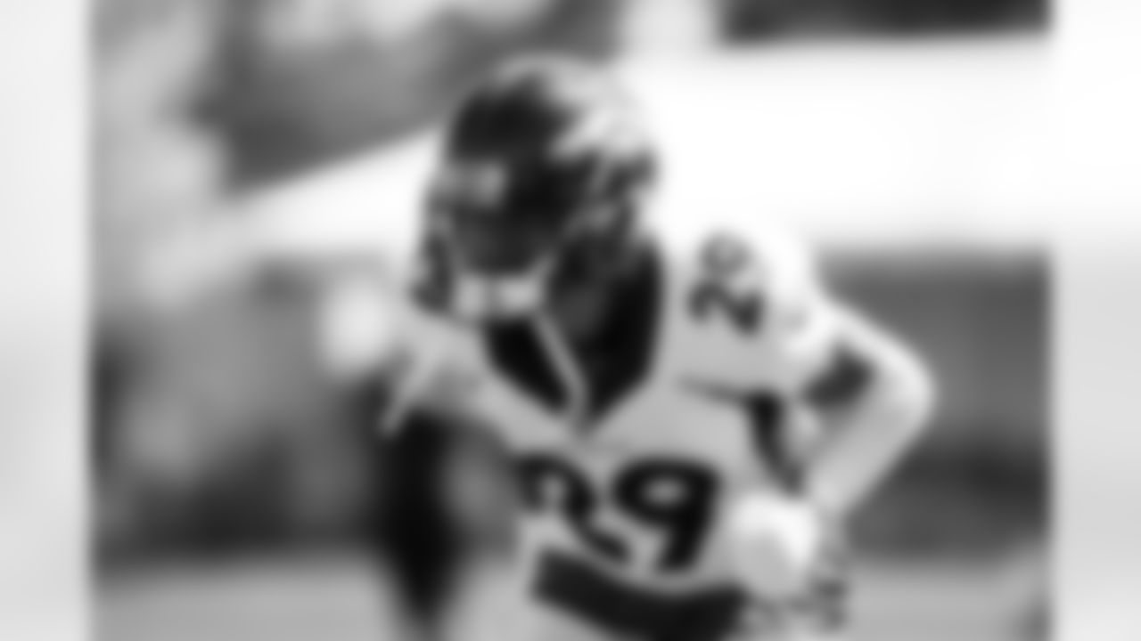 Bryce Callahan during practice at UCHealth Training Center on August 25, 2021. (Photo by Ben Swanson)