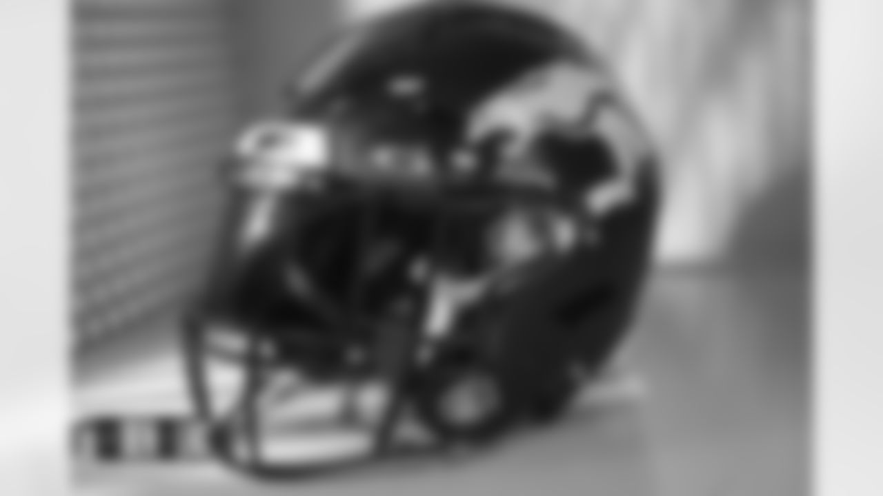 A helmet in the locker room on Monday, October 17, 2022 at SoFi Stadium in Los Angeles, California.
Photo by Gabriel Christus / Denver Broncos