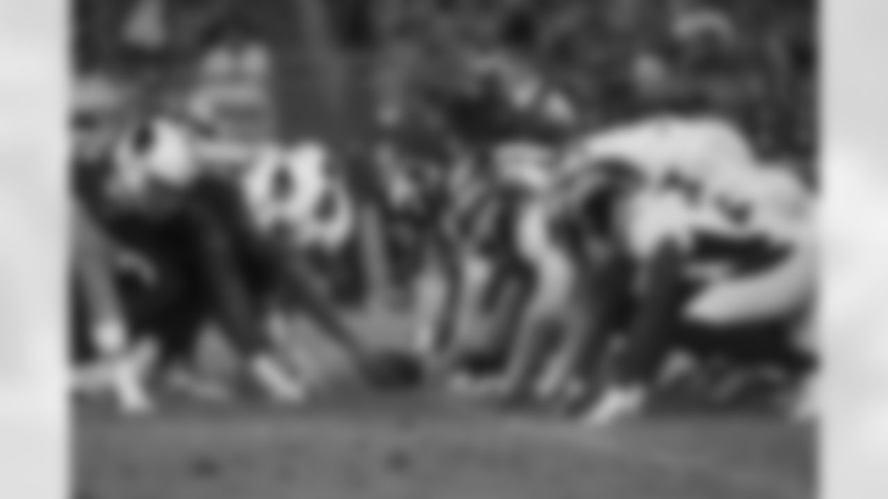 ]Denver Broncos defense during a preseason NFL game against the Arizona Cardinals on Tuesday, August 15, 2023 at State Farm Stadium in Glendale, Arizona.
Photo by Ben Swanson / Denver Broncos
