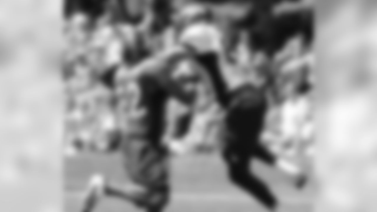 Woodyard breaks up a pass intended for Joel Dreessen.