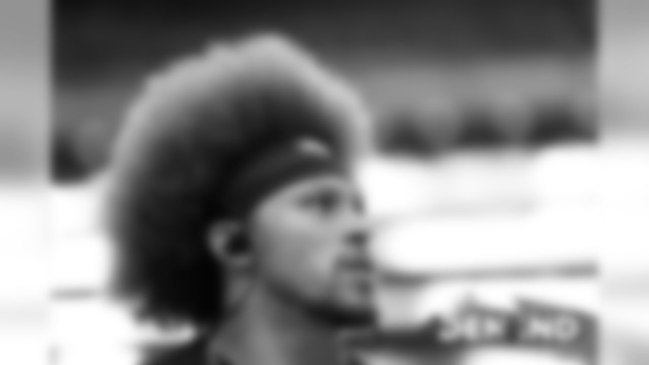 Phillip Lindsay before the Broncos' game against the Indianapolis Colts at Lucas Oil Stadium on October 27, 2019. (Photo by Gabriel Christus)