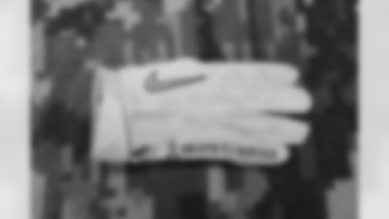 A special Salute to Service commemorative glove.