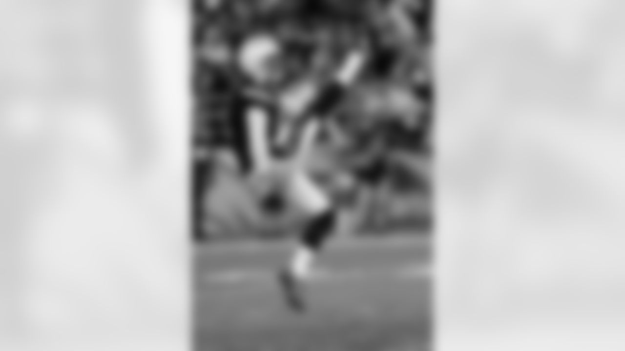 Back up holder 32 Eric Weddle