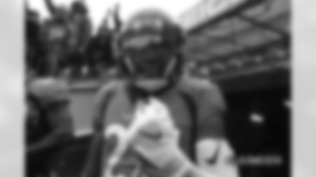 Chris Harris Jr. during pregame warmups before the Broncos' Week 4 game against the Kansas City Chiefs at Broncos Stadium at Mile High on October 1, 2018.