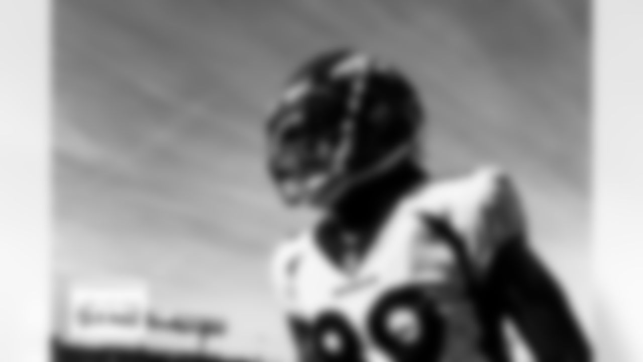 Brandon Johnson during pregame warmups before the Broncos' Week 13 game against the Baltimore Ravens at M&T Bank Stadium in Baltimore, Maryland on December 4, 2022. (Photo by Ben Swanson)