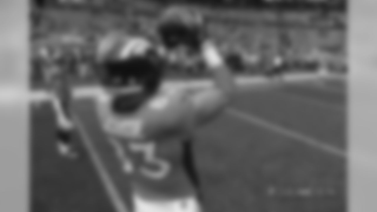 Denver Broncos tight end Matt LaCosse (83) in pre-game warmups before an NFL game against the Oakland Raiders, Sunday, Sep. 16, 2018, in Denver. (Photo: Eric Lars Bakke)