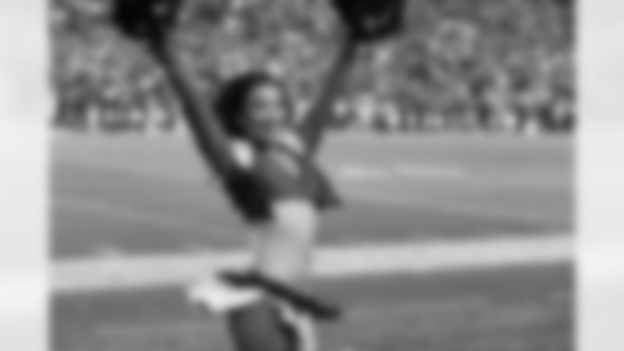 The Denver Broncos Cheerleaders during the Broncos' Week 3 game against the San Francisco 49ers at Empower Field at Mile High in Denver, Colorado on September 25, 2022.