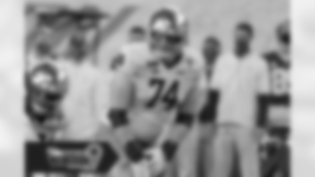 Snippet from Daniel Jeremiah: "Eichenberg, the former starting left tackle for the Fighting Irish, has ideal height and awareness. He lacks quickness and ideal knee bend in pass protection, but does a good job of staying square and shooting his hands."
(AP Photo/Michael Ainsworth)