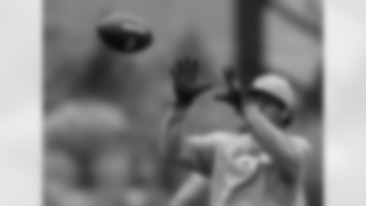 WR Eric Decker looks in a pass while getting ready to take on the New England Patriots.