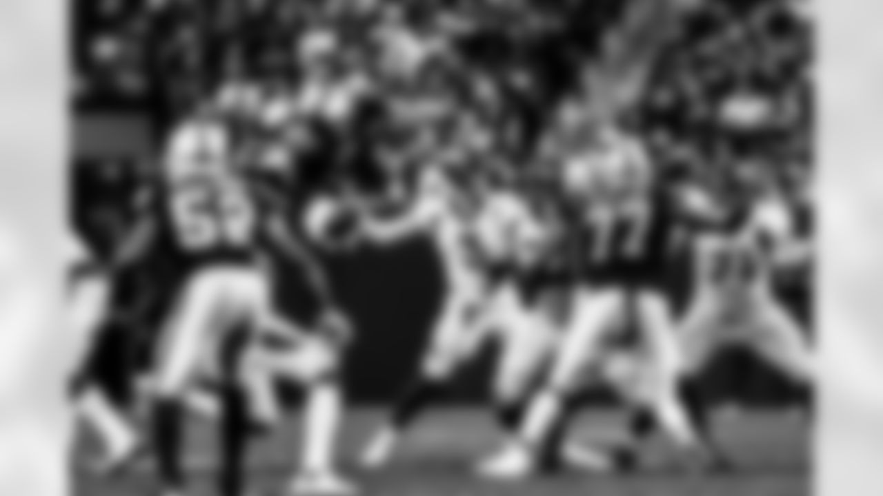 Denver Broncos quarterback Drew Lock (3) drops back to pass during the NFL game against the Las Vegas Raiders on Sunday, December 26, 2021 at Allegiant Stadium in Las Vegas, Nevada.
Gabriel Christus
