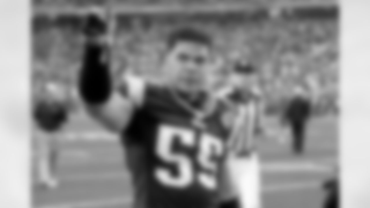 Junior Seau, a 12-time Pro Bowler and 10-time All-Pro passed away at the age of 43.