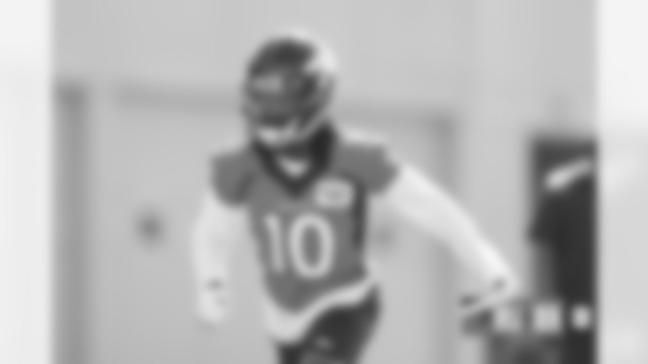 during practice on Friday, October 21, 2022 at UCHealth Training Center in Englewood, Colorado.
Photo by Gabriel Christus/Denver Broncos