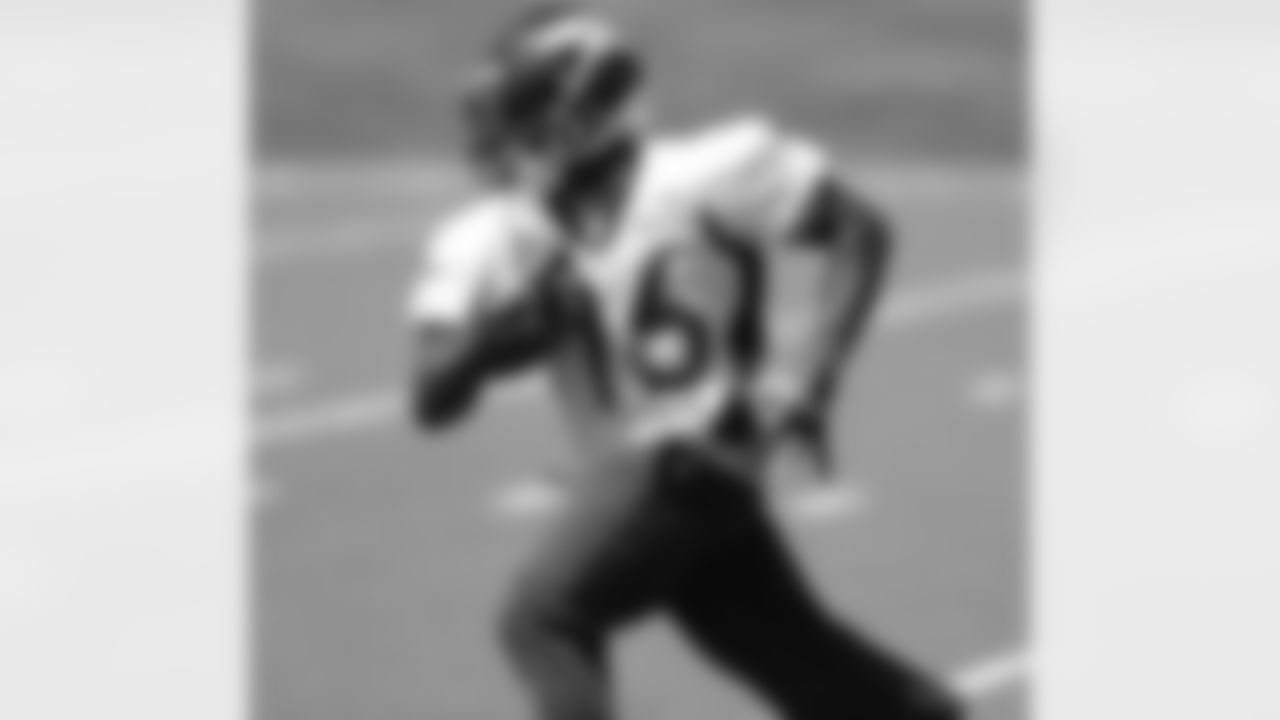 McDuffie secures the ball.