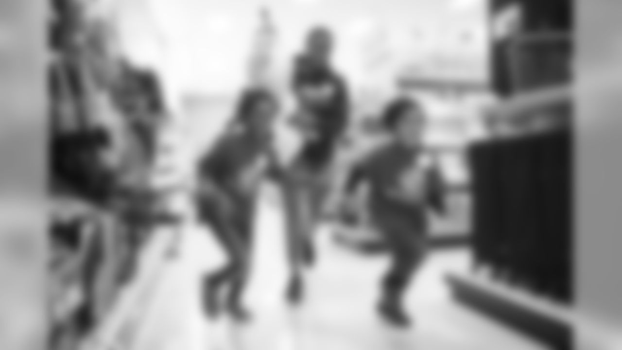 WillParks_GirlsnBoysClub08