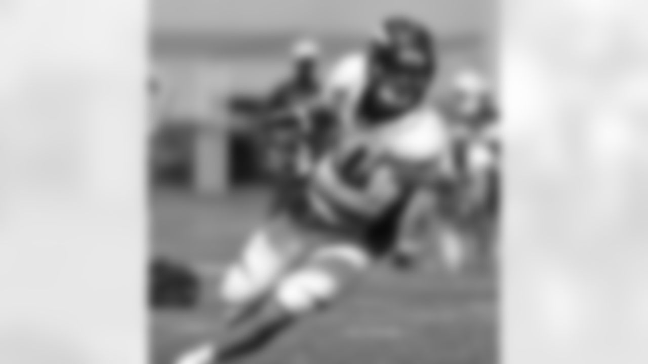 WR Brandon Stokley turns upfield after a catch.
