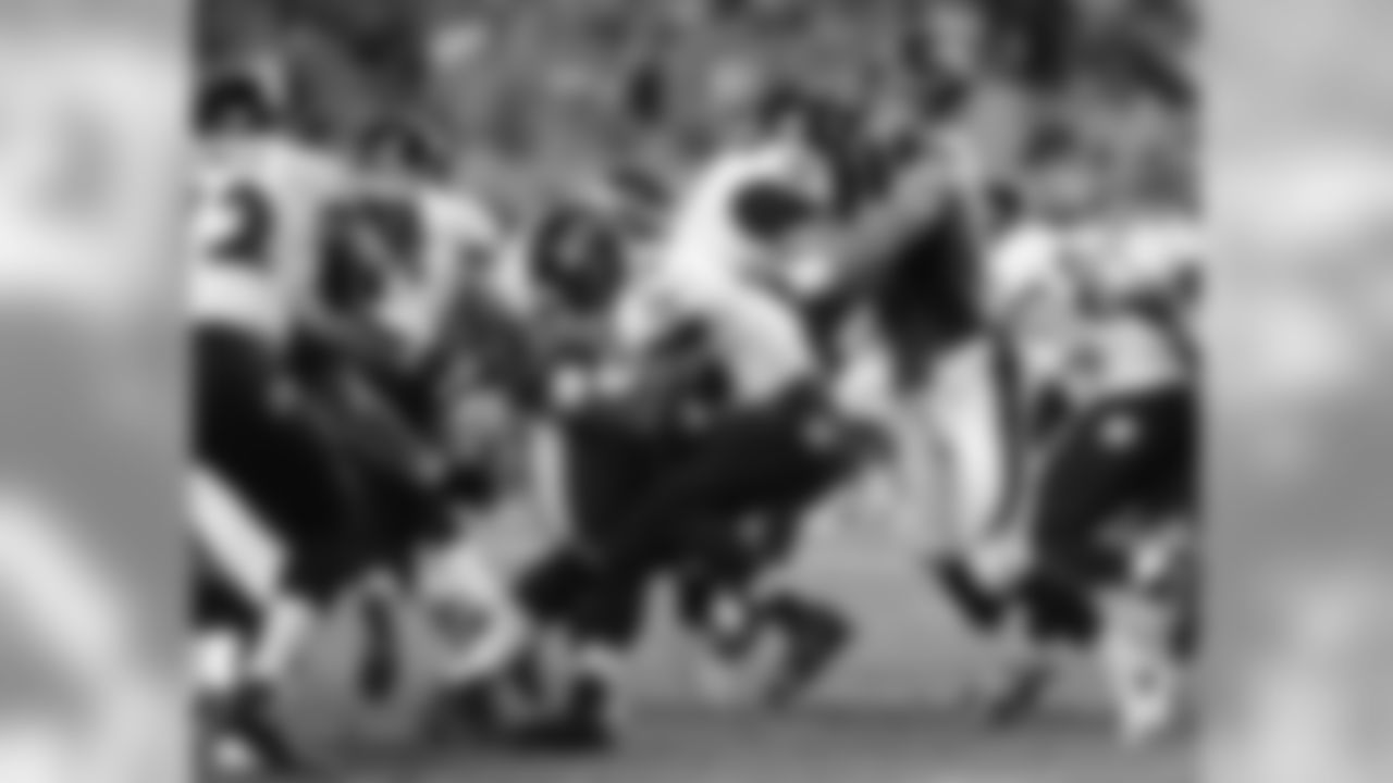 Broncos Defenders Pursue Bernard Pierce
