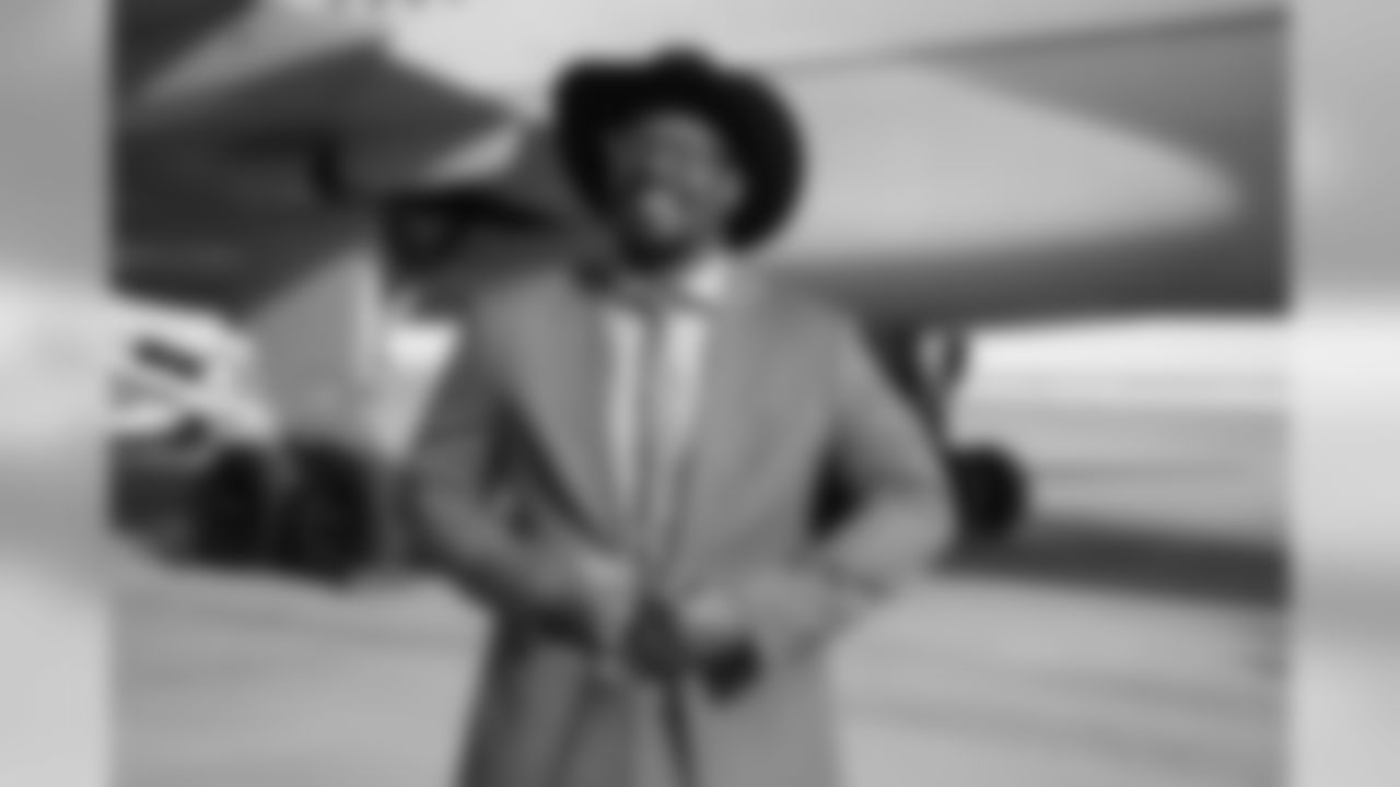 Von Miller at Signature Flight Support in Denver, Colorado, December 07, 2019.
Photo by Gabriel Christus