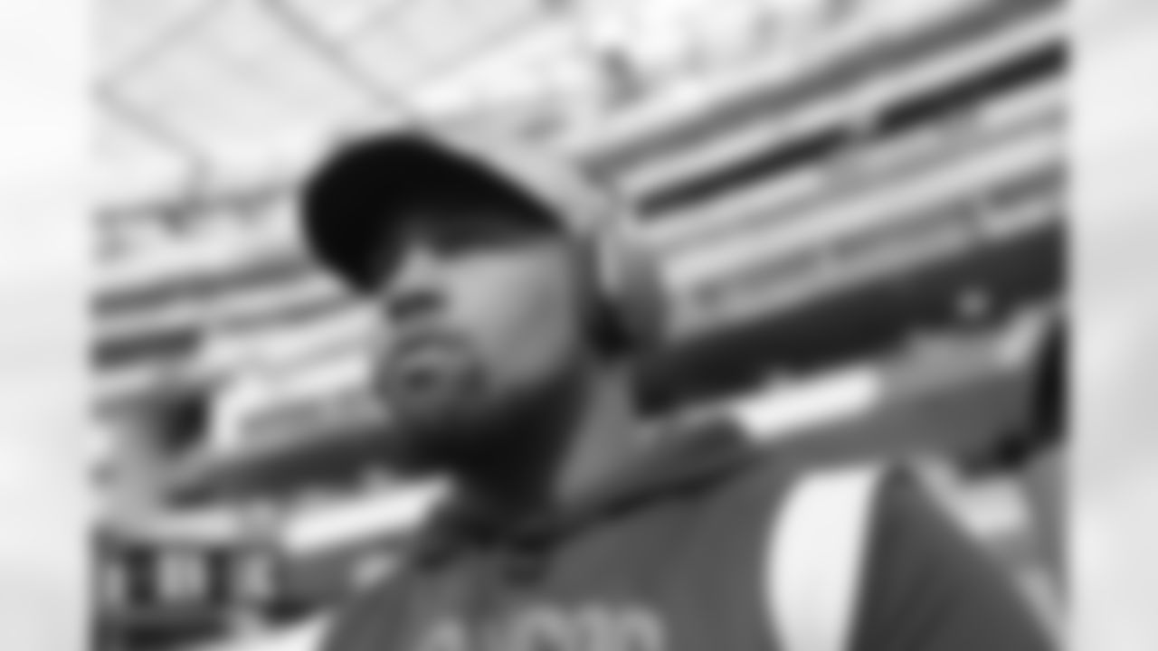 Bradley Chubb before the Denver Broncos' Week 6 game against the Los Angeles Chargers at SoFi Stadium in Inglewood, California on October 17, 2022. (Photo by Gabriel Christus)