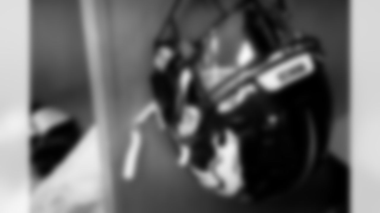 A helmet in the locker room before the Broncos' Week 5 game against the Pittsburgh Steelers at Heinz Field in Pittsburgh, Pennsylvania on October 10, 2021. (Photo by Joe Abdellah)