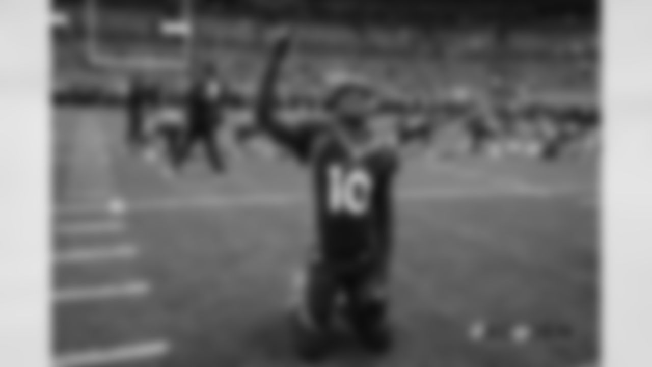 Emmanuel Sanders during pregame warmups before the game against the Kansas City Chiefs during the game at Broncos Stadium at Mile High in Denver, Colorado, October 01, 2018.
Photo by Ric Tapia