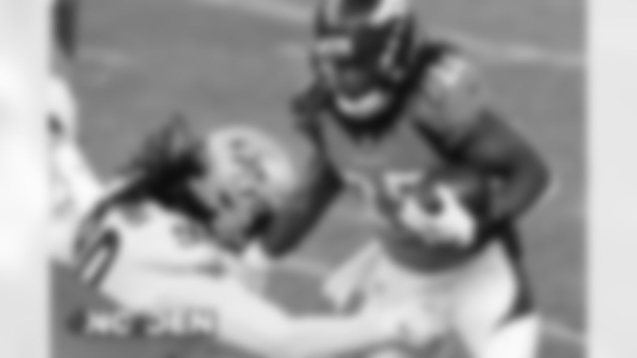 Melvin Gordon III during the Broncos' Week 12 game against the New Orleans Saints at Empower Field at Mile High on November 29, 2020. (Photo by Eric Lars Bakke)