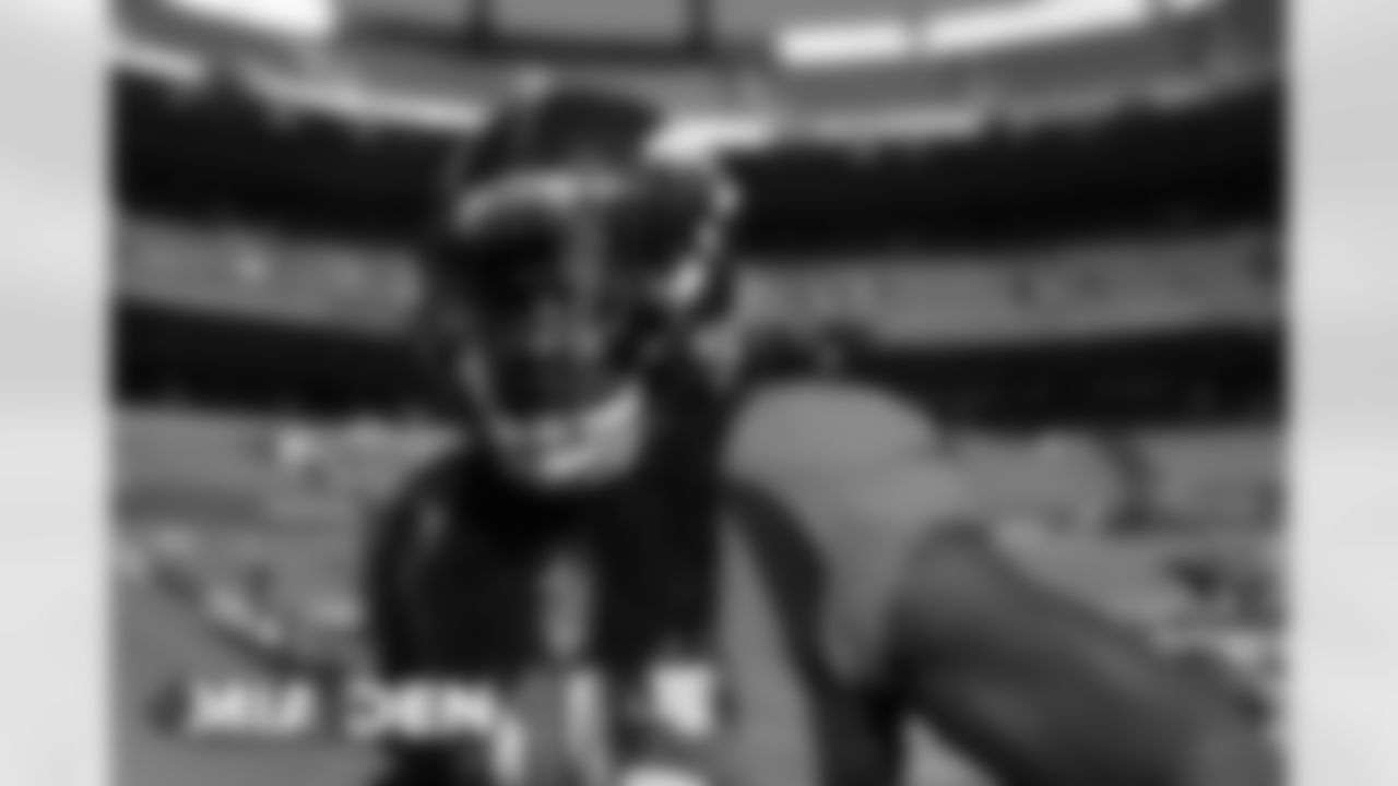 Melvin Gordon III during warmups before the Broncos' Week 11 game against the Miami Dolphins at Empower Field at Mile High in Denver, Colorado on November 22, 2020. (Photo by Gabriel Christus)